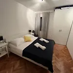 A7 *